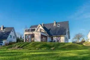 Ferien Service Rügen 16 Ferienhaus "Am Boddenufer" Buschvitz Rügen